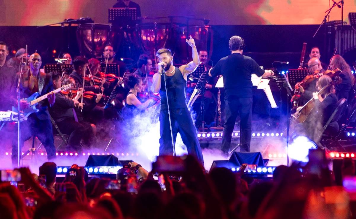 Ricky Martin arma fiesta sinfónica en México donde también "estuvo" Christian Nodal
