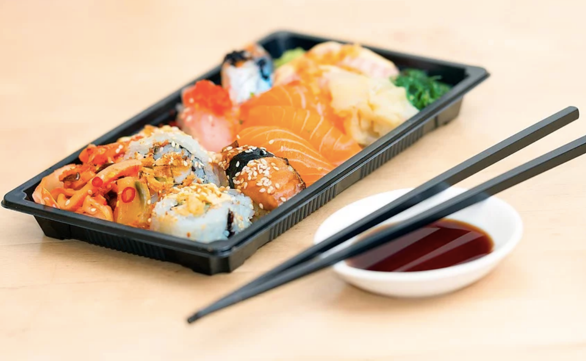 Retiran paquetes de sushi por contaminación de listeria