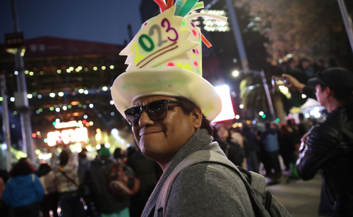 Capitalinos, listos para el Año Nuevo con los Ángeles Azules en Paseo de la Reforma 