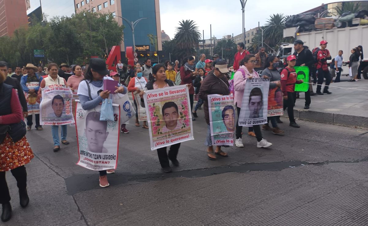 A un mes de cumplirse 9 años del caso Ayotzinapa, familiares de los normalistas advierten: 'seguiremos señalando al ejército'