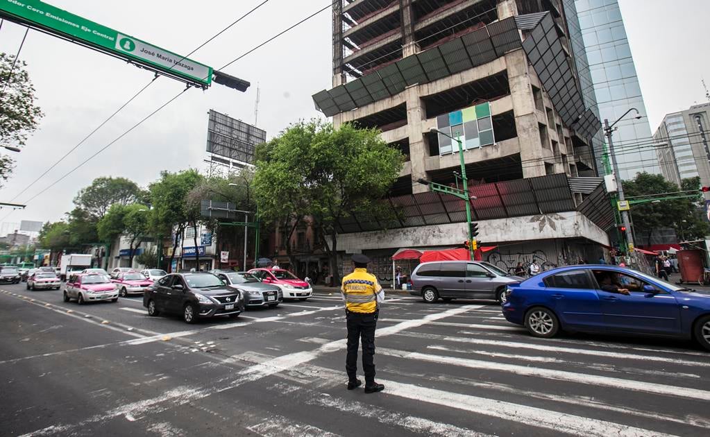 Anciana muere tras ser atropellada en Izazaga y Eje Central 