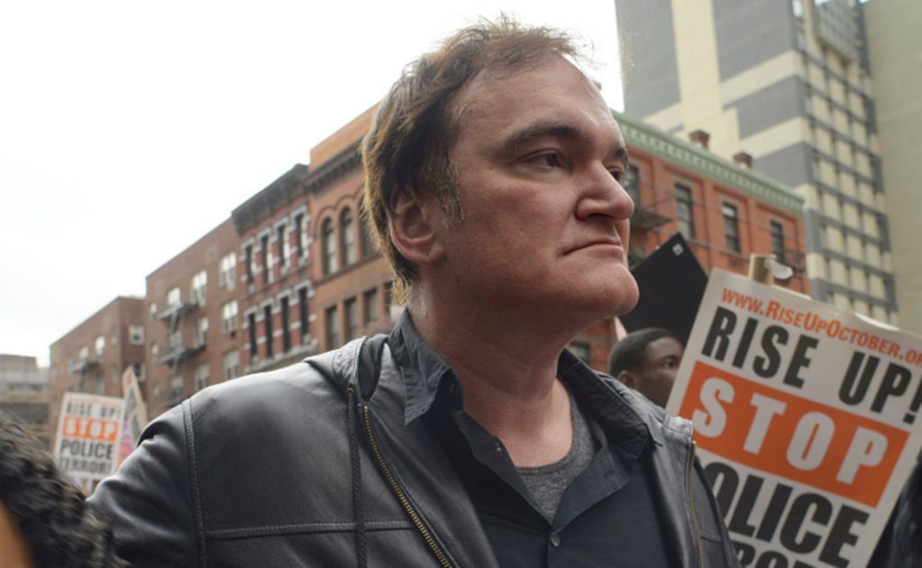 Manifestantes apoyan a Quentin Tarantino