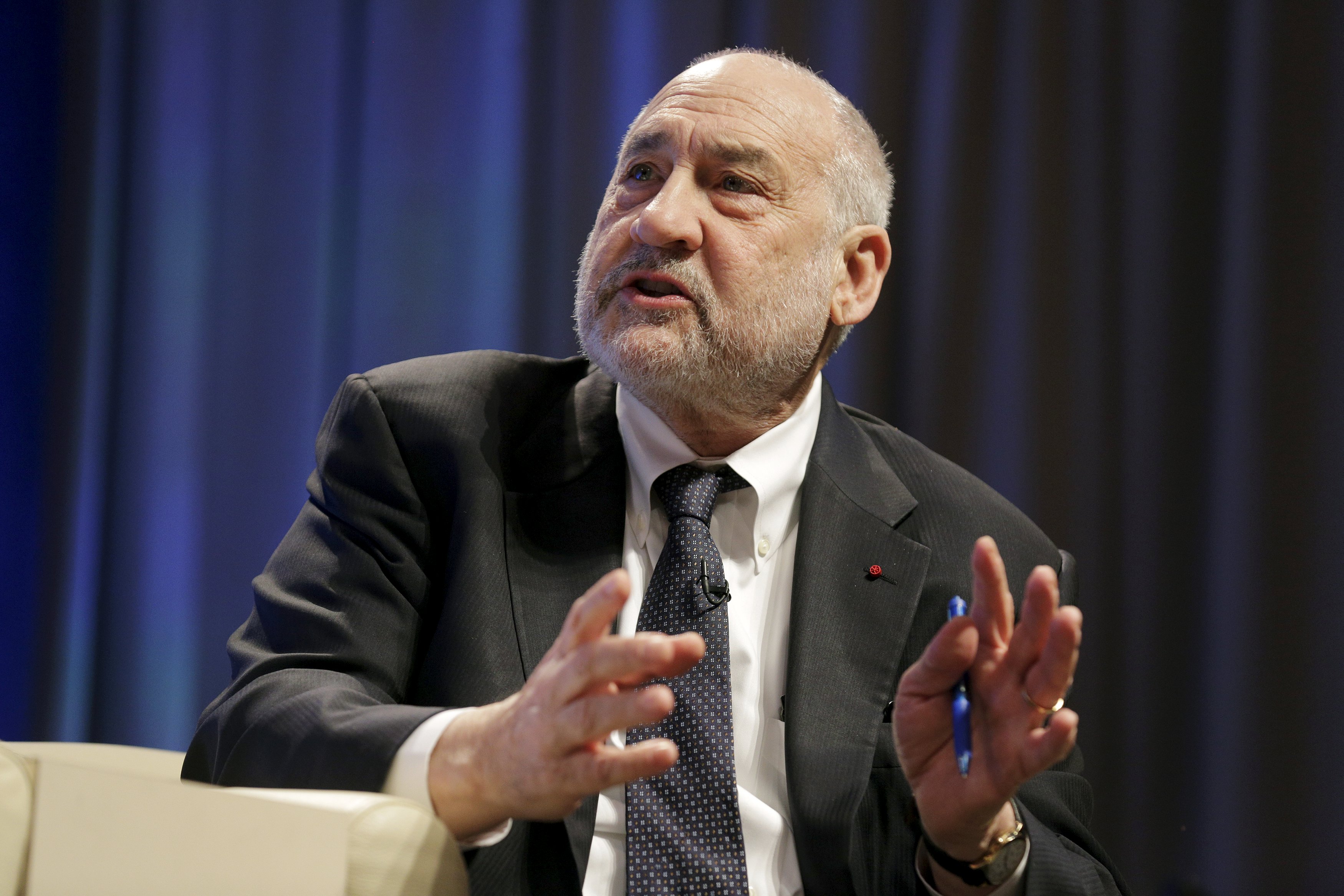 Recomienda Stiglitz menores tasas de impuestos a corporativos