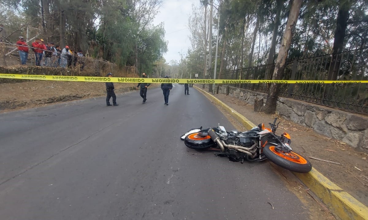 Pareja de bikers pierde la vida en autopista Los Cipreses; “iban echando carreras”, dice testigo