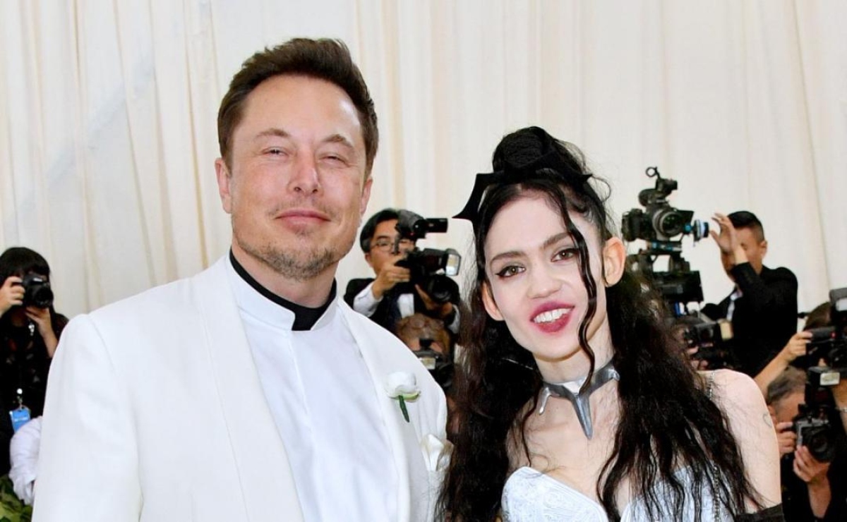 Elon Musk piensa que su exnovia Grimes fue "un invento de su cabeza"