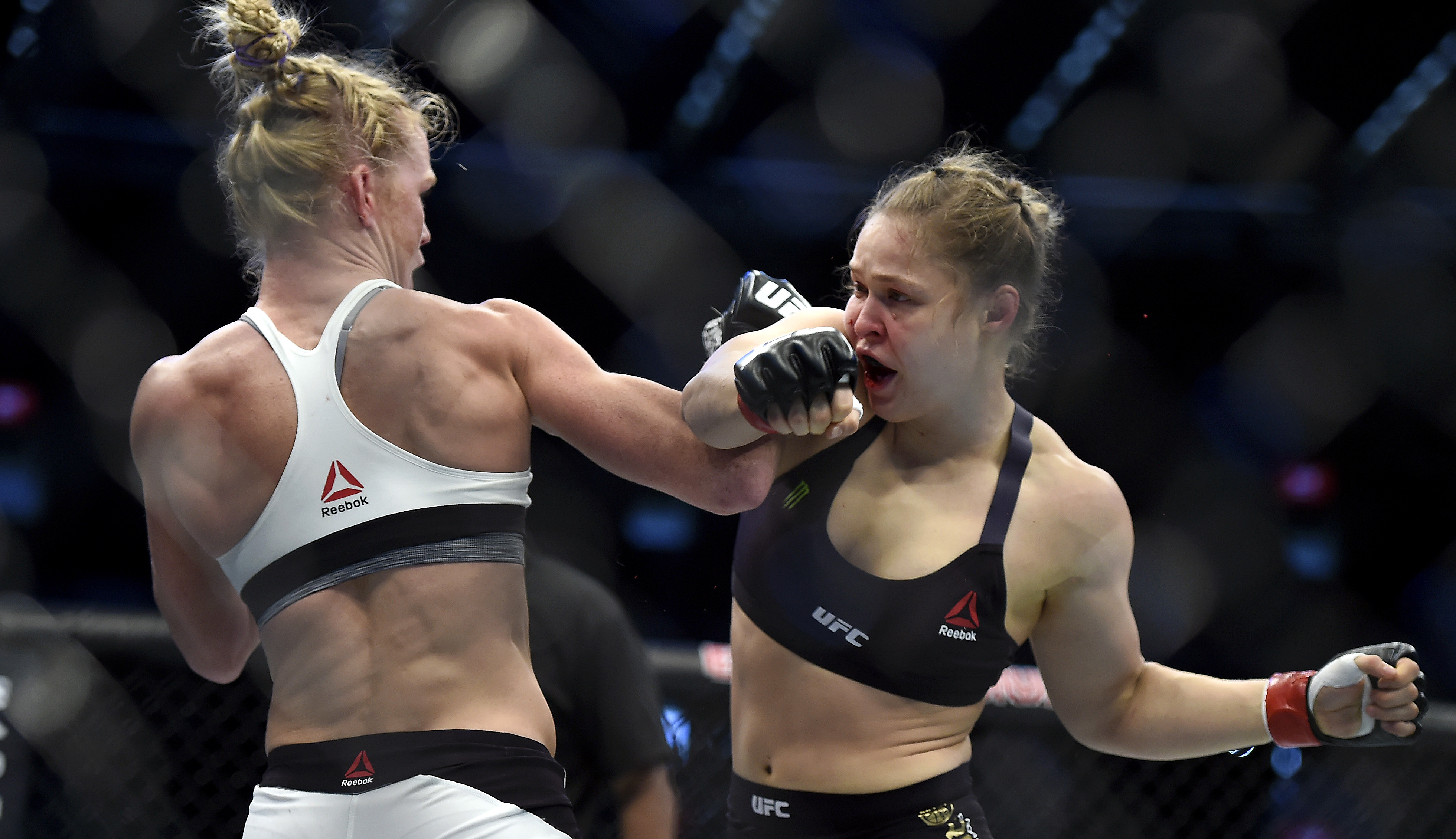 Holly Holm arrebata cetro a Ronda Rousey