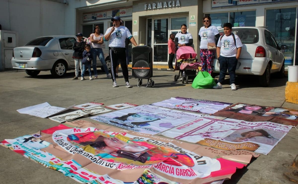 Familiares de víctimas de feminicidio y desaparición presentan pliego petitorio a autoridades del Edomex