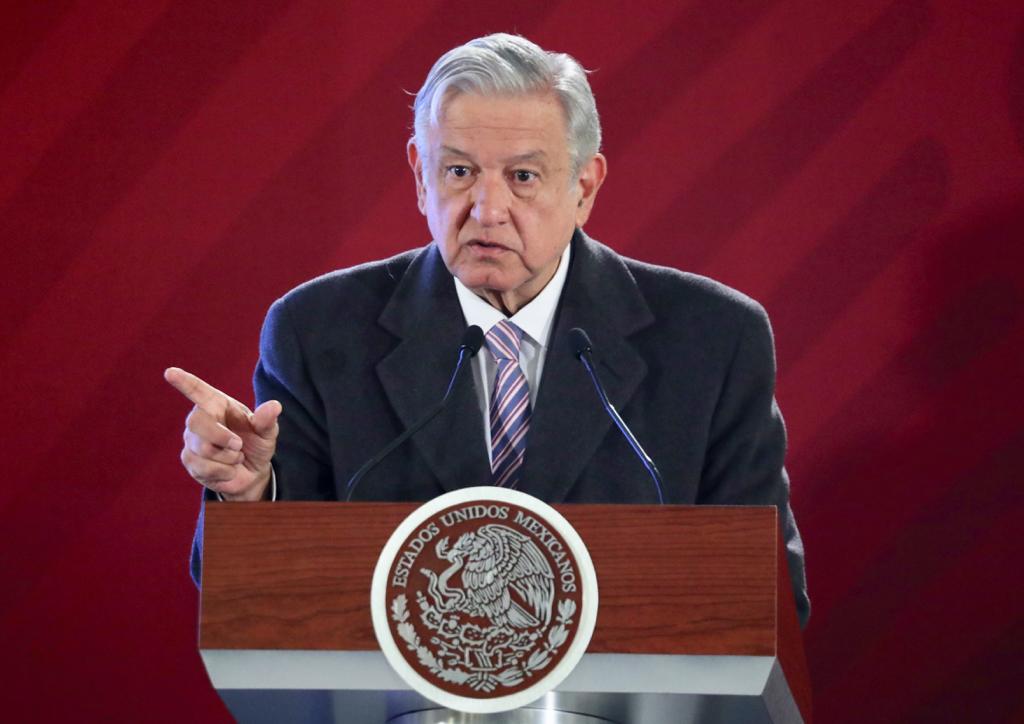 Ayer atacaron la mayoría de los ductos que corren por el país: AMLO