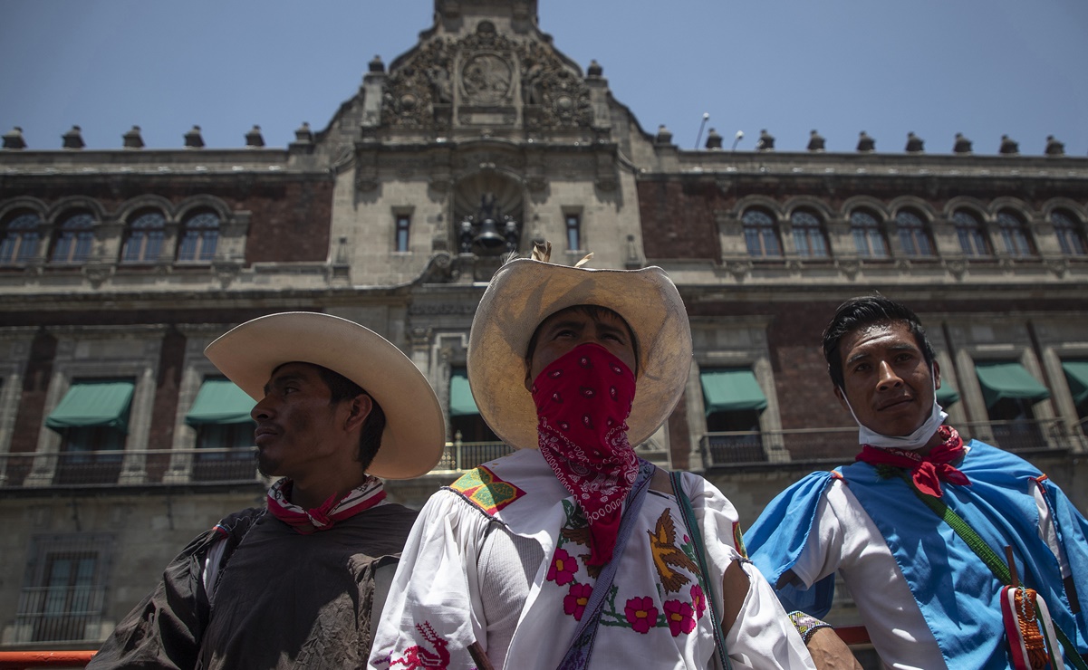 AMLO tiene encuentro con la comunidad Wixárika en Palacio Nacional