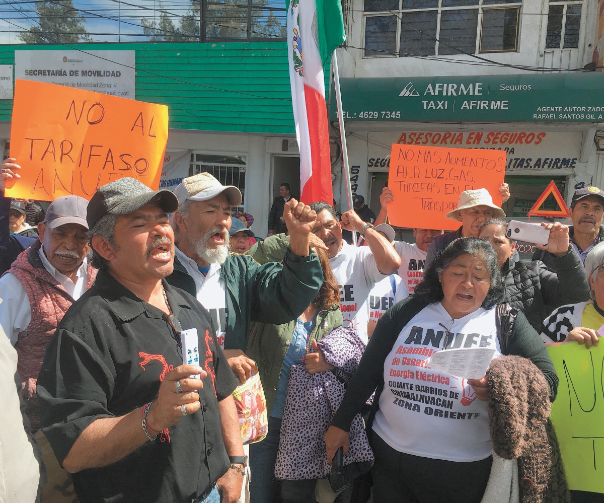Vecinos marchan contra tarifazo; exigen cancelarlo