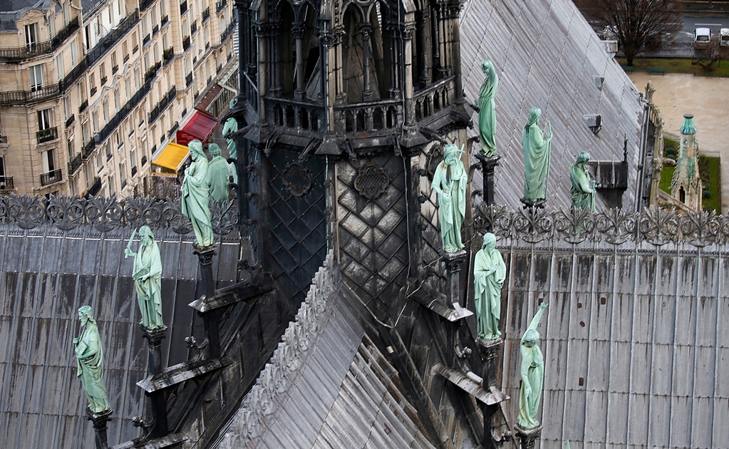 Dos tercios de la techumbre de Notre Dame se quemaron