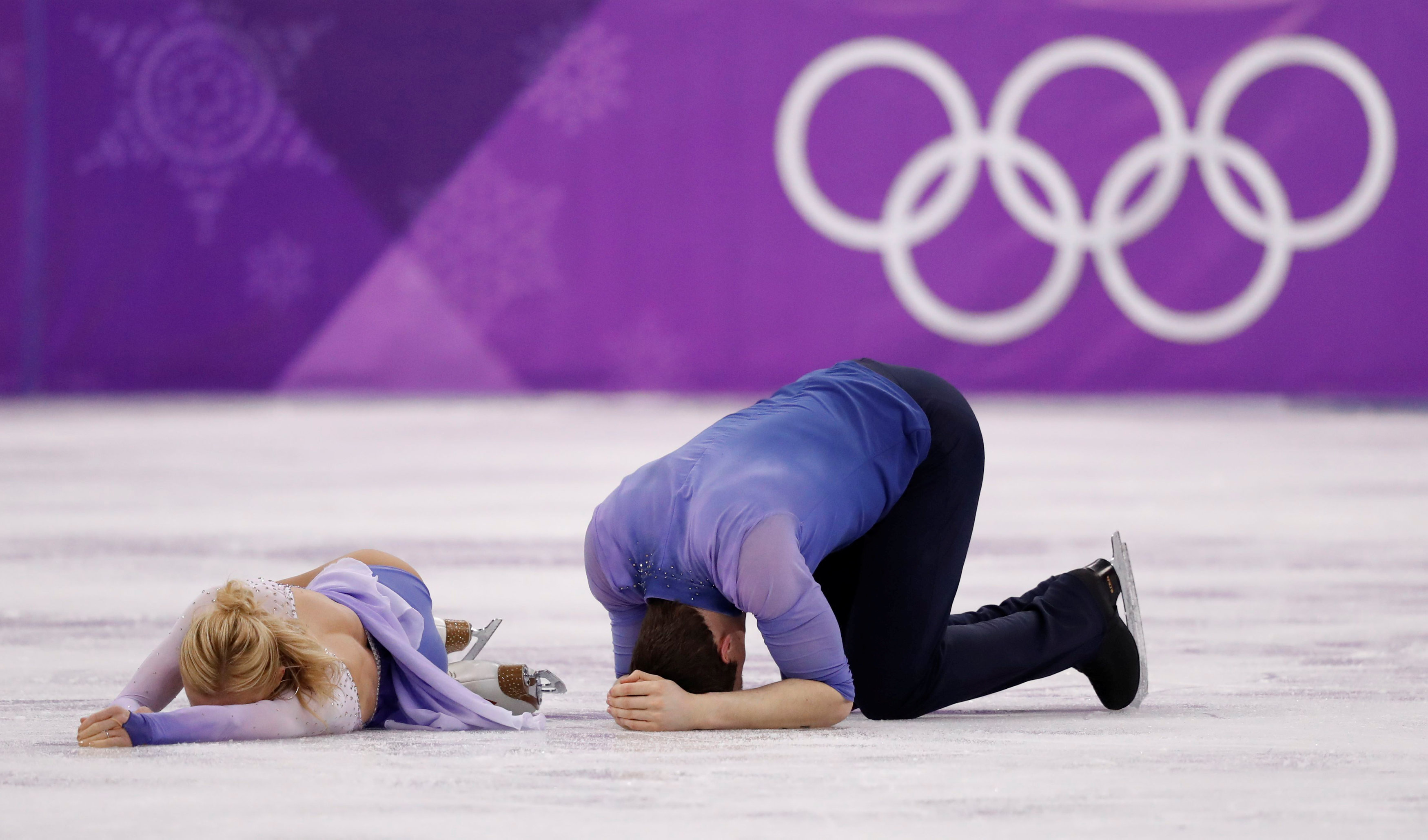 Alemanes logran oro olímpico en patinaje y caen rendidos