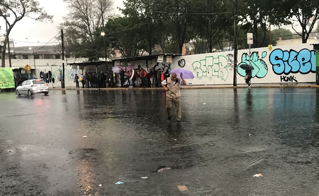 Llueve en zonas norte, centro y oriente de la Ciudad de México