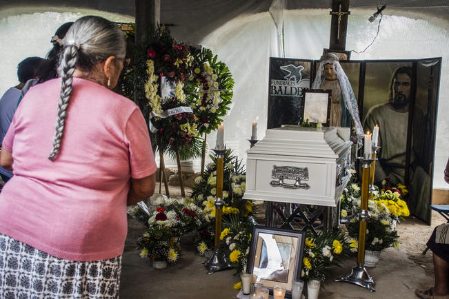 #Crónica| Como un héroe; Ajuchitlán despide al brigadista Fernando