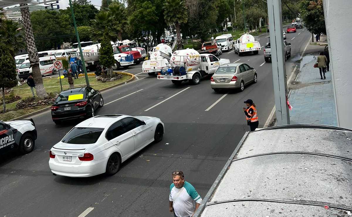 Tras 7 horas de bloqueo, transportistas liberan circulación frente al palacio municipal de Atizapán de Zaragoza