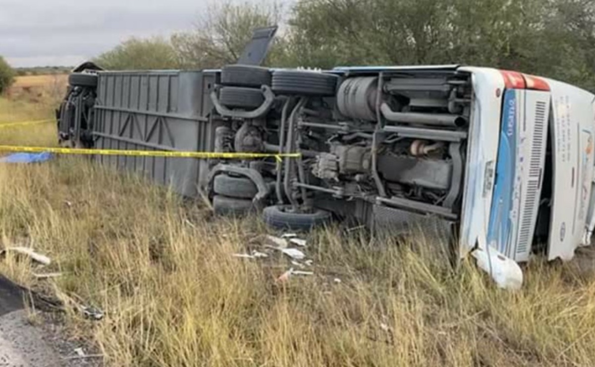 Vuelca autobús con manifestantes de FRENAA en Tamaulipas; mueren dos