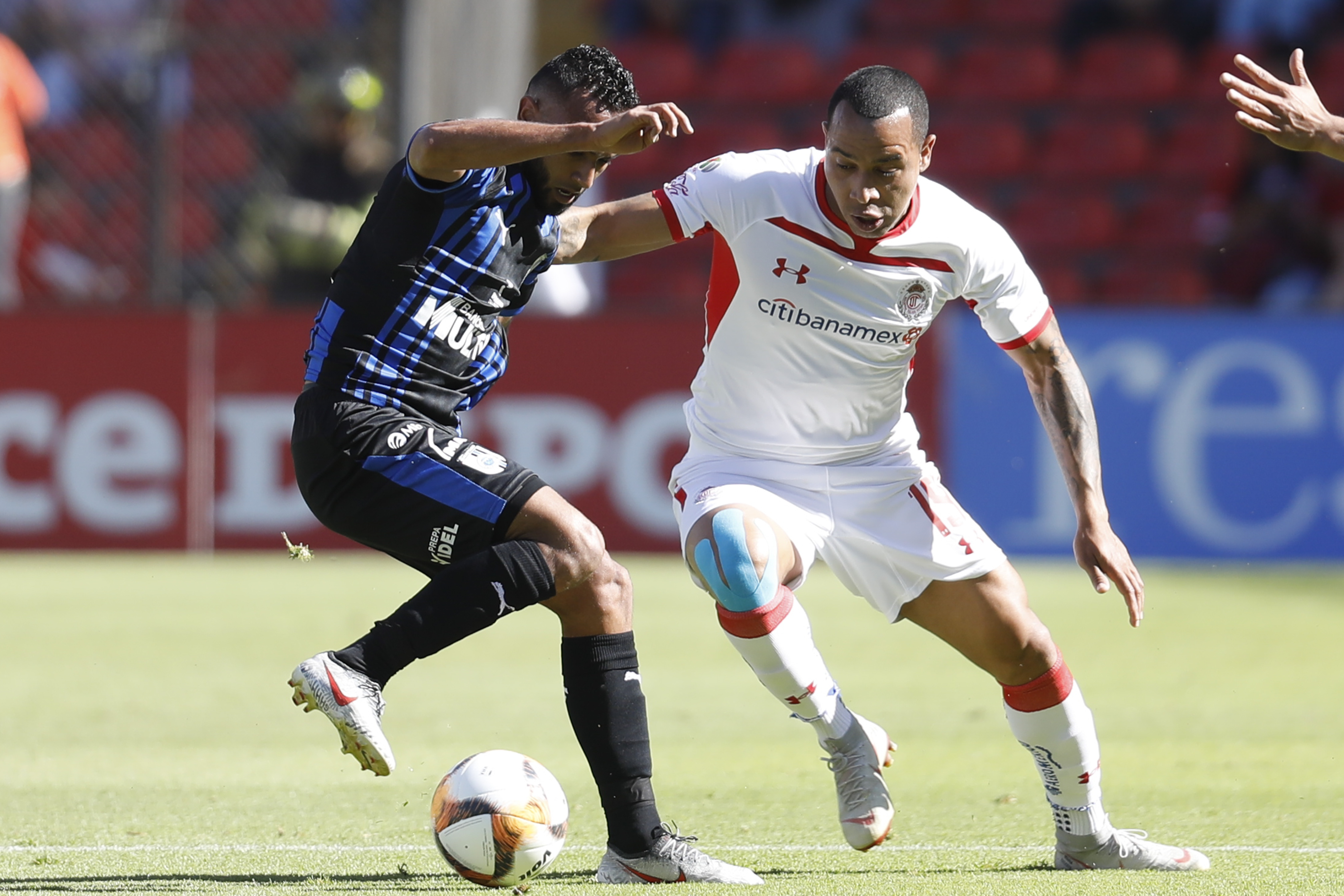 Querétaro y Toluca empatan sin goles