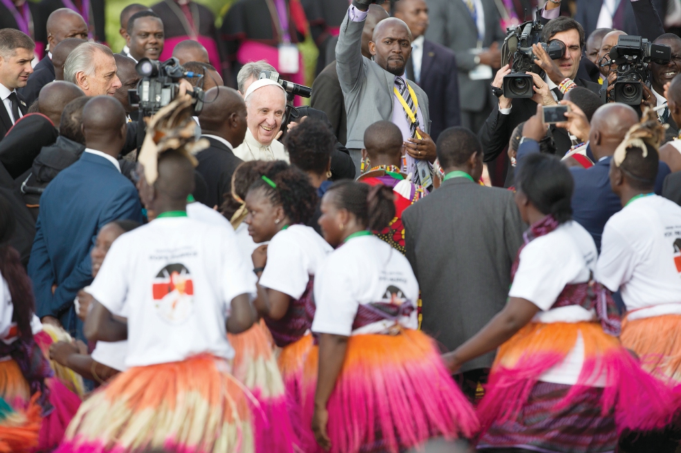 El Papa llama en Kenia a combatir pobreza