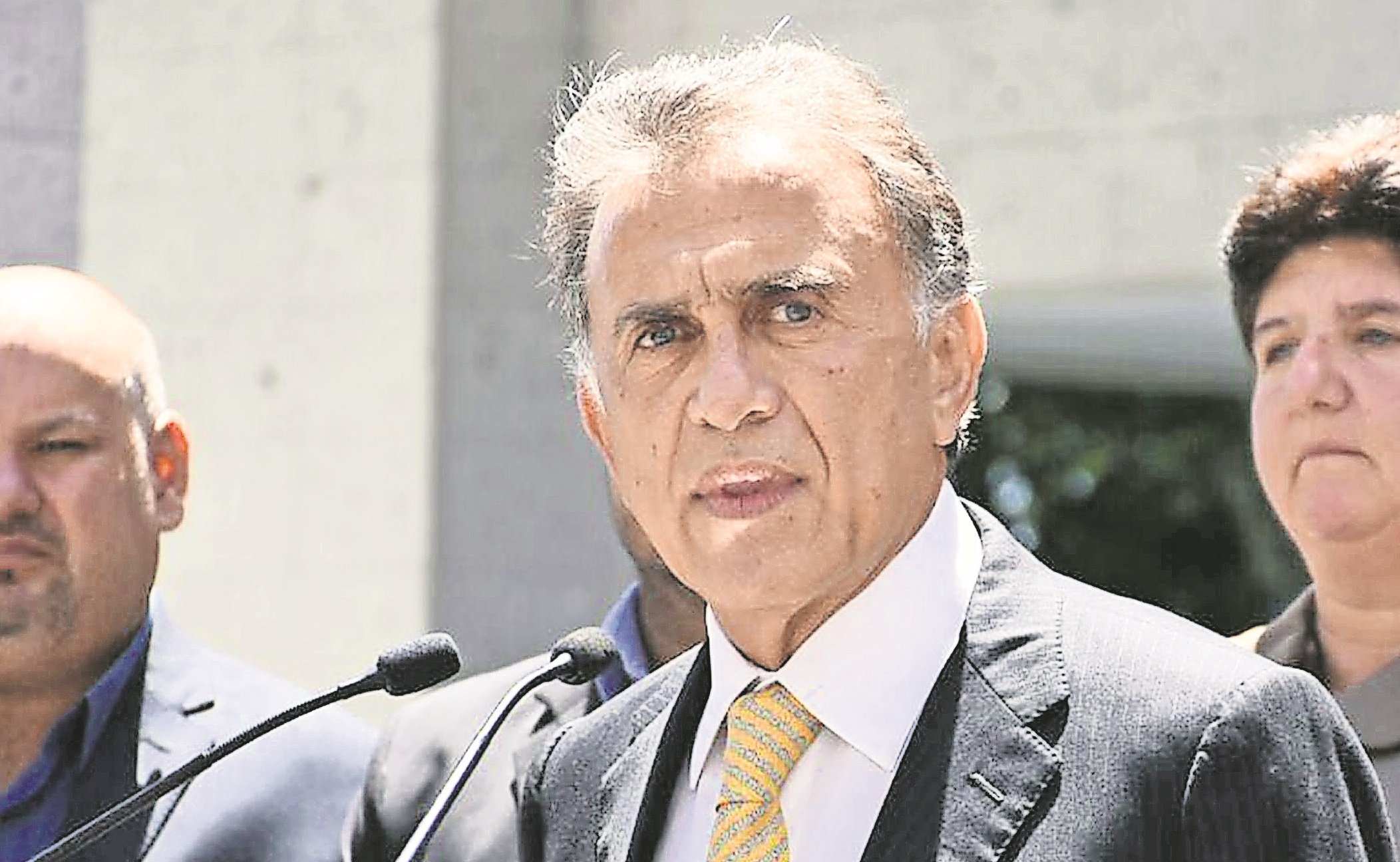 Morena “le jala las orejas” a Yunes por inseguridad