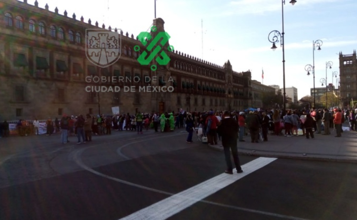 Manifestación de electricistas del SME llega al Zócalo de la CDMX 