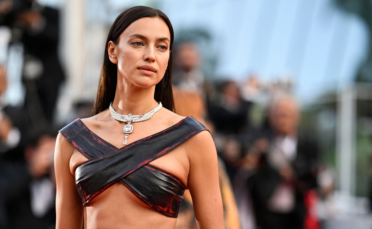 Irina Shayk desafía el ‘dress code’ de Cannes con revelador vestido de tul y lencería traslúcida