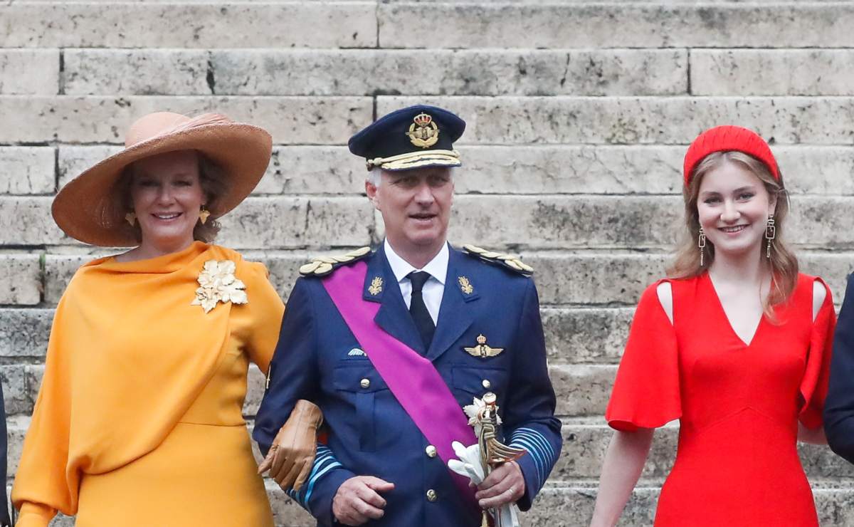 La princesa Elisabeth de Bélgica sorprende vestida con uniforme militar