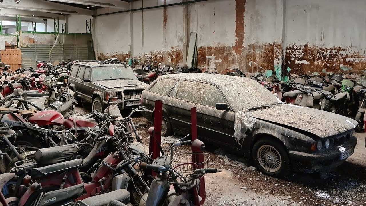 A subasta autos de lujo encontrados en agencia abandonada