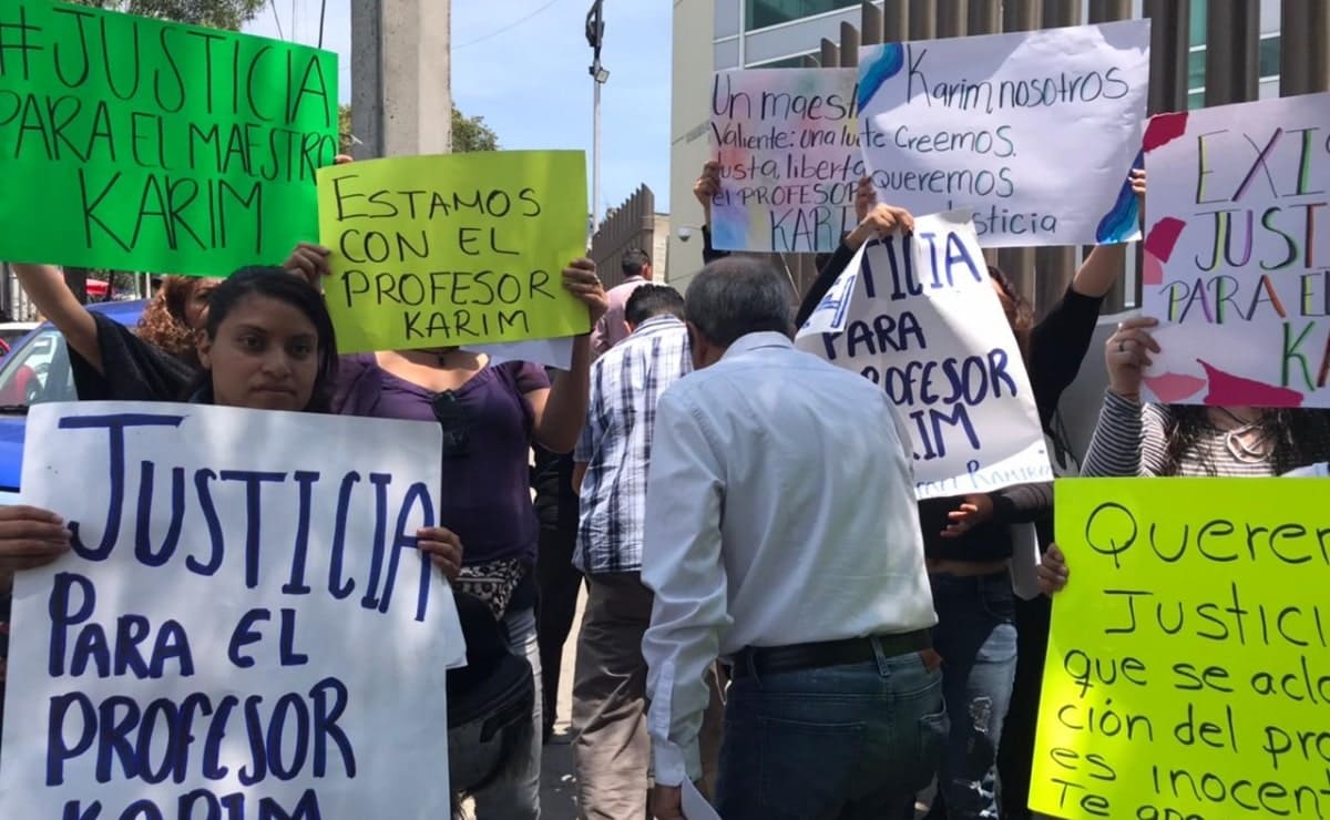 “¡Mi profesor es inocente!” Alumnos de primaria exigen libertad de Karim Javier, acusado de abuso sexual