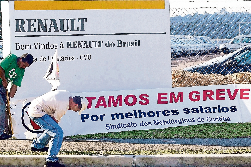 Cierran mil 800 agencias automotrices en Brasil