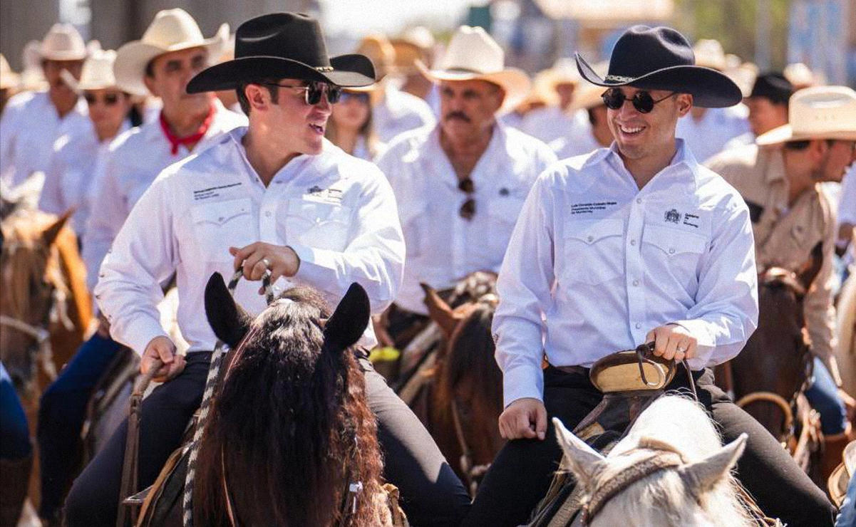 FOTOS: ¡Sombrerudos y con botas! Samuel García y Luis Donaldo Colosio cabalgan por el 427 aniversario de Monterrey