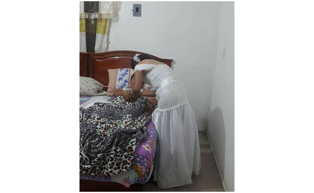 Enfermera deja su boda para atender a paciente en Tabasco