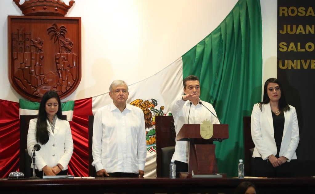 Atestigua AMLO toma de protesta de Rutilio Escandón en Chiapas