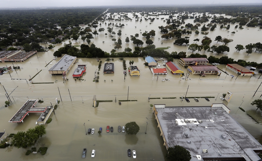 Texas eleva a 16 el saldo provisional de muertes por "Harvey"