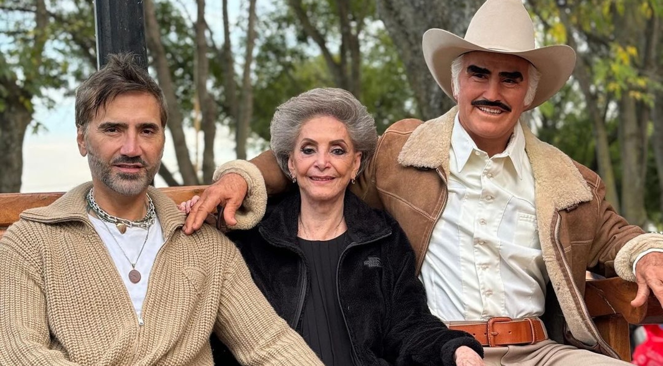 Alejandro Fernández recuerda a su papá, Vicente Fernández, con fotos muy especiales: “No se va el dolor”