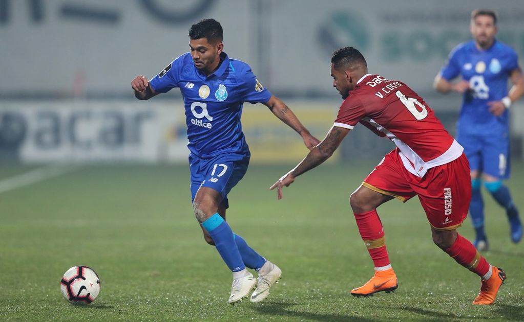 Herrera y 'Tecatito', Titulares en el triunfo del Porto