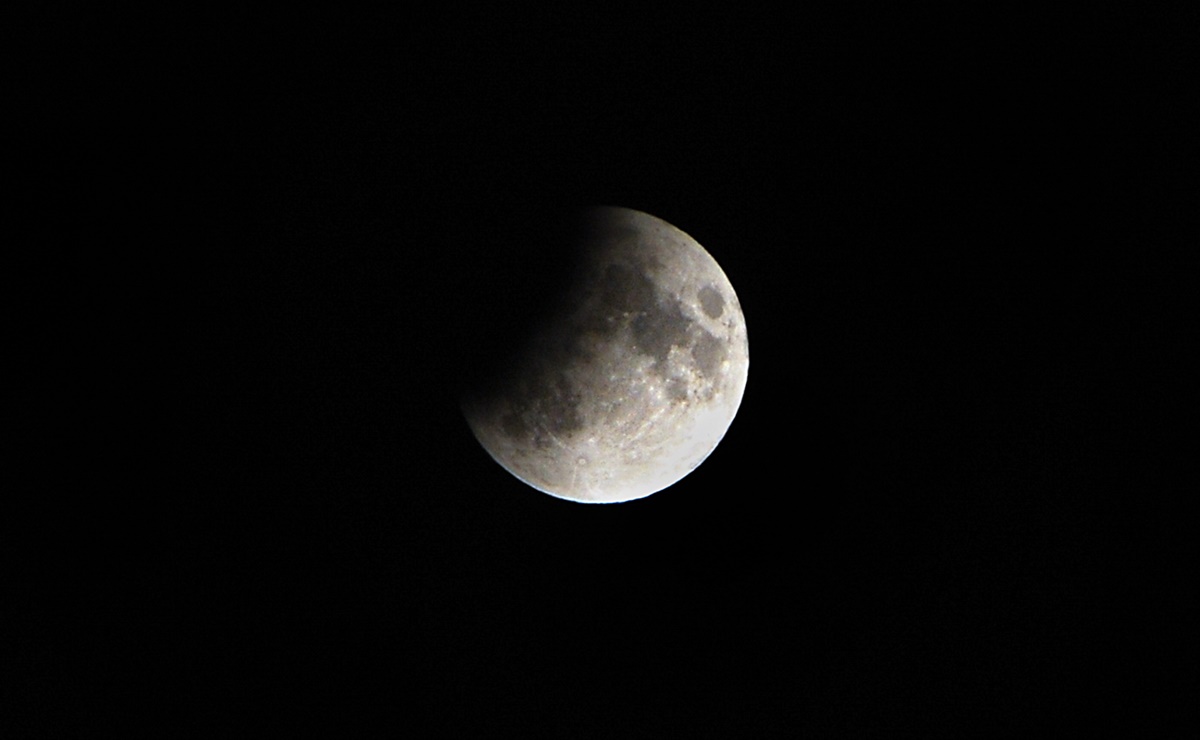 Antes del eclipse solar total de abril habrá uno lunar penumbral y también se verá en México