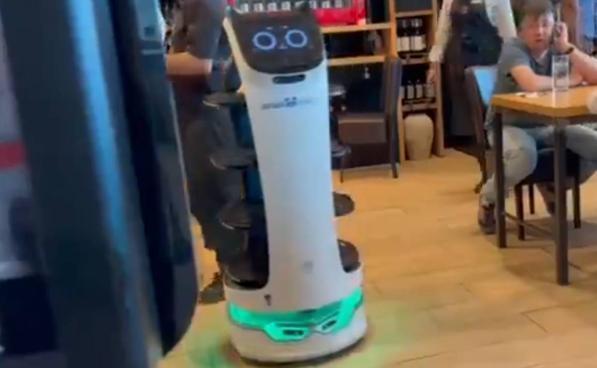 Conoce a "Bellabot", el robot que está sustituyendo meseros en Alemania