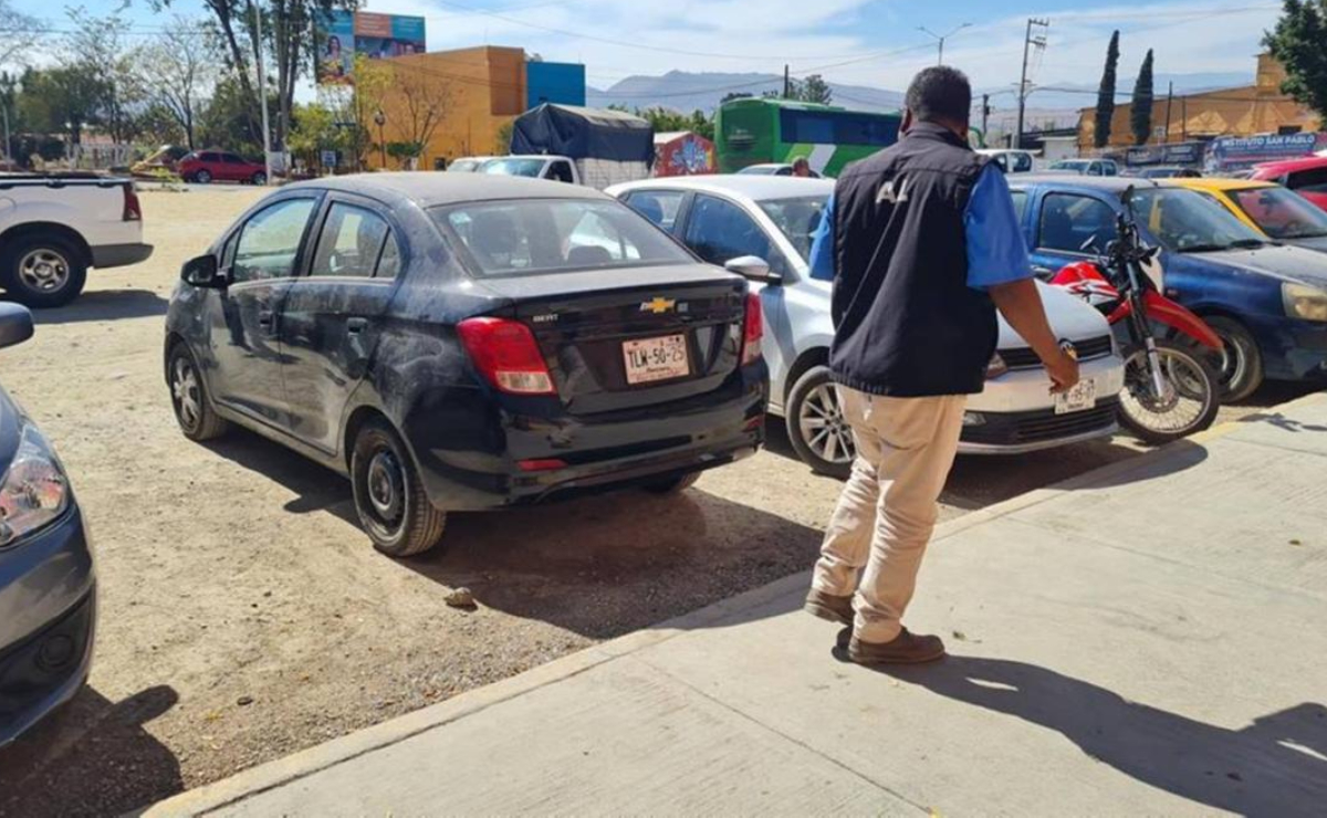 Roban 250 mil pesos en equipo de trabajo a periodista de Televisa en estacionamiento de un mercado en Oaxaca  