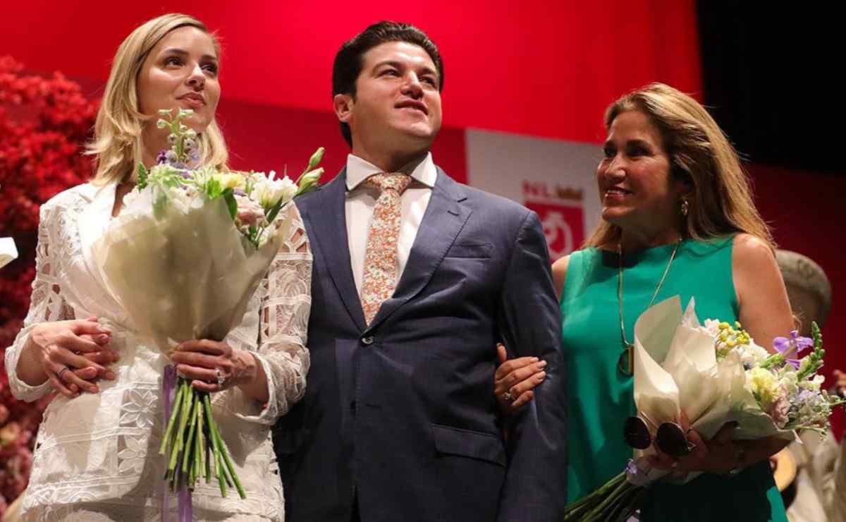 Samuel García, gobernador de Nuevo León, dice que su mamá lo ve de Presidente; y a su esposa, Mariana, como senadora