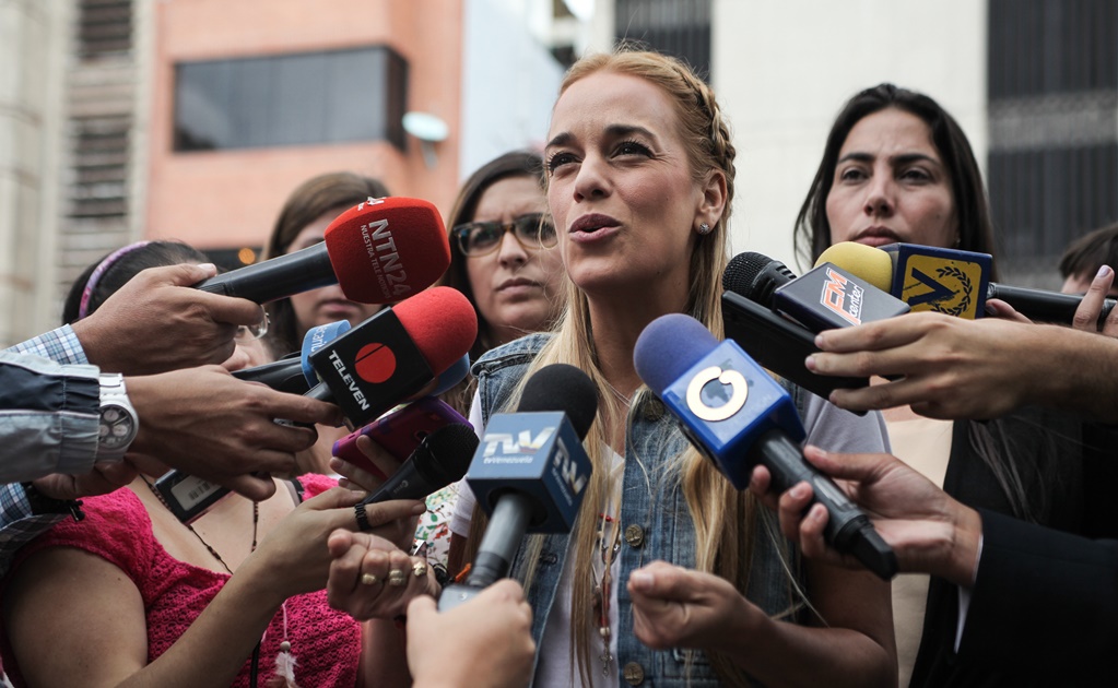 Denuncian "arremetida brutal" contra medios en Venezuela