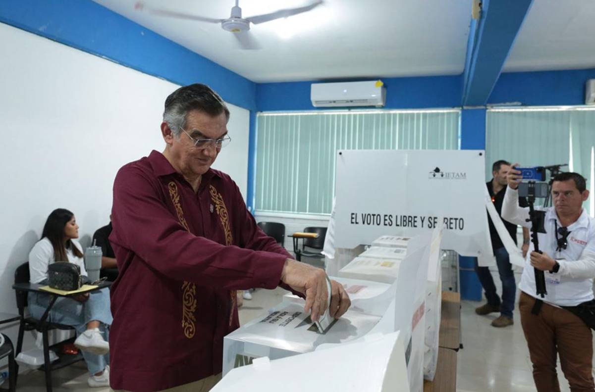 Elección en Tamaulipas se desarrolla en absoluta paz, afirma el gobernador Américo Villarreal