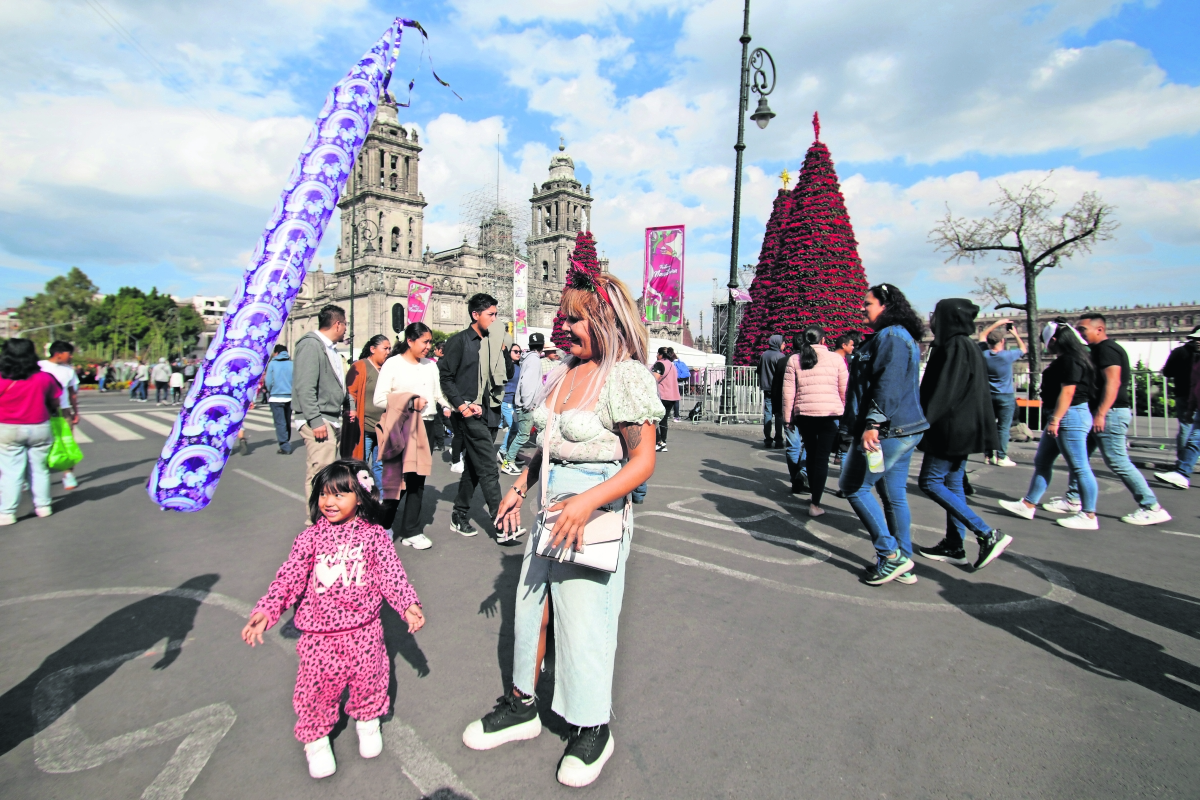 Capitalinos disfrutan del día de asueto en familia