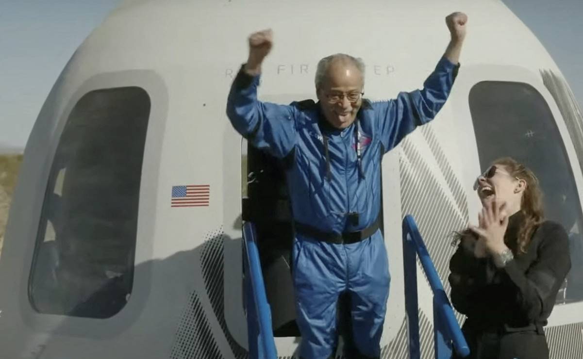 Blue Origin completa "con éxito" vuelo con astronauta nonagenario