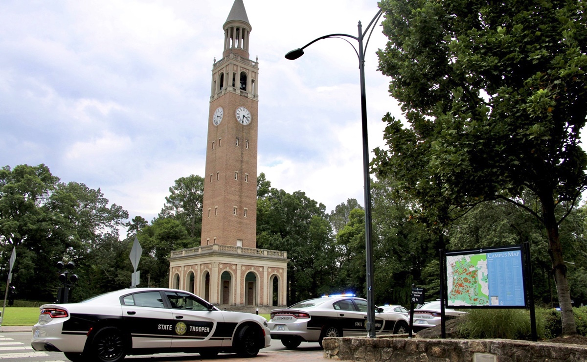 Universidad de Carolina del Norte: arrestan a hombre armado tras alarma en las instalaciones 