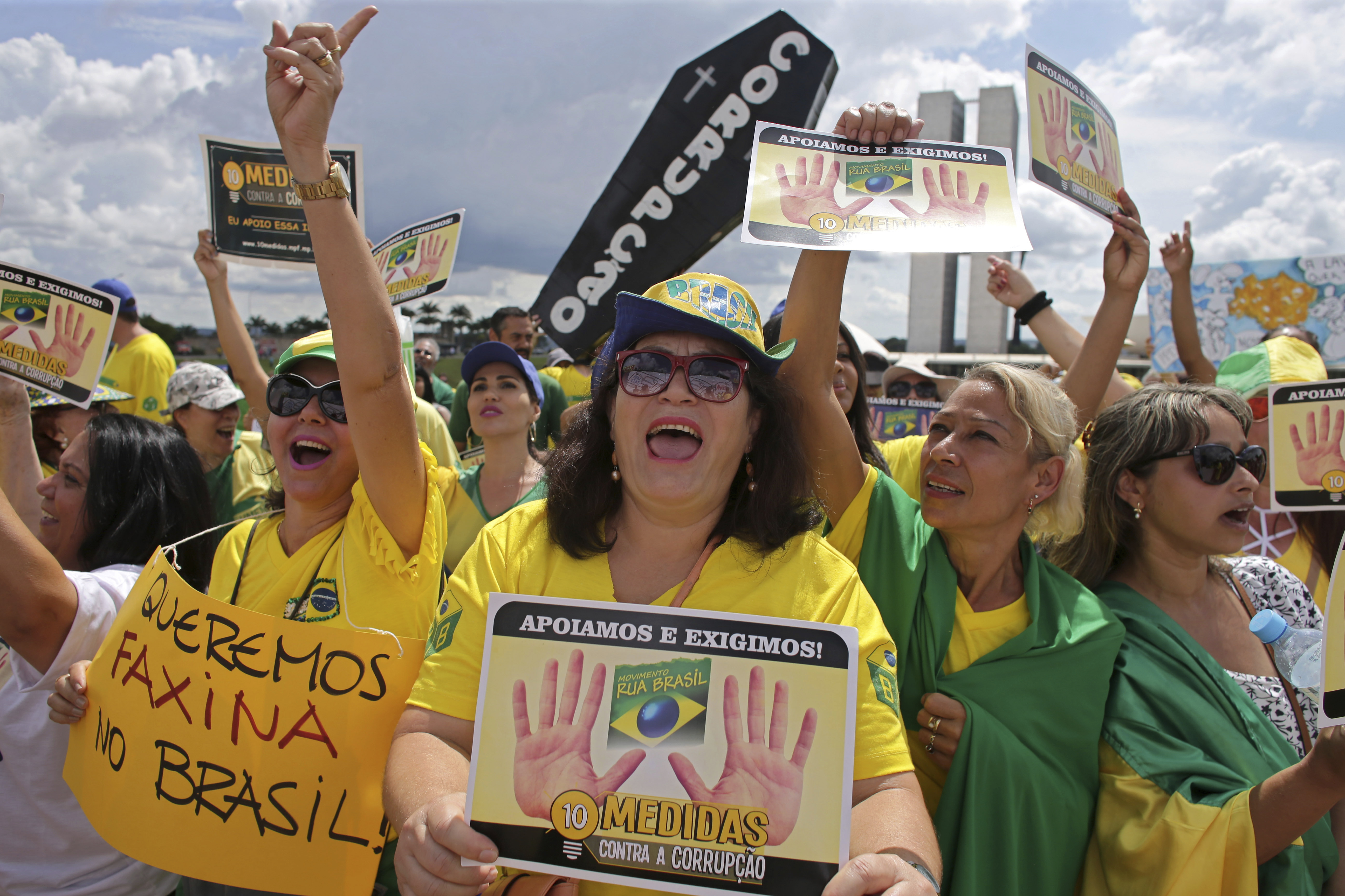 Protestan en Brasil contra la corrupción