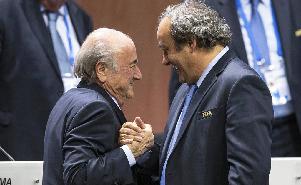 Platini justifica pago que recibió de FIFA
