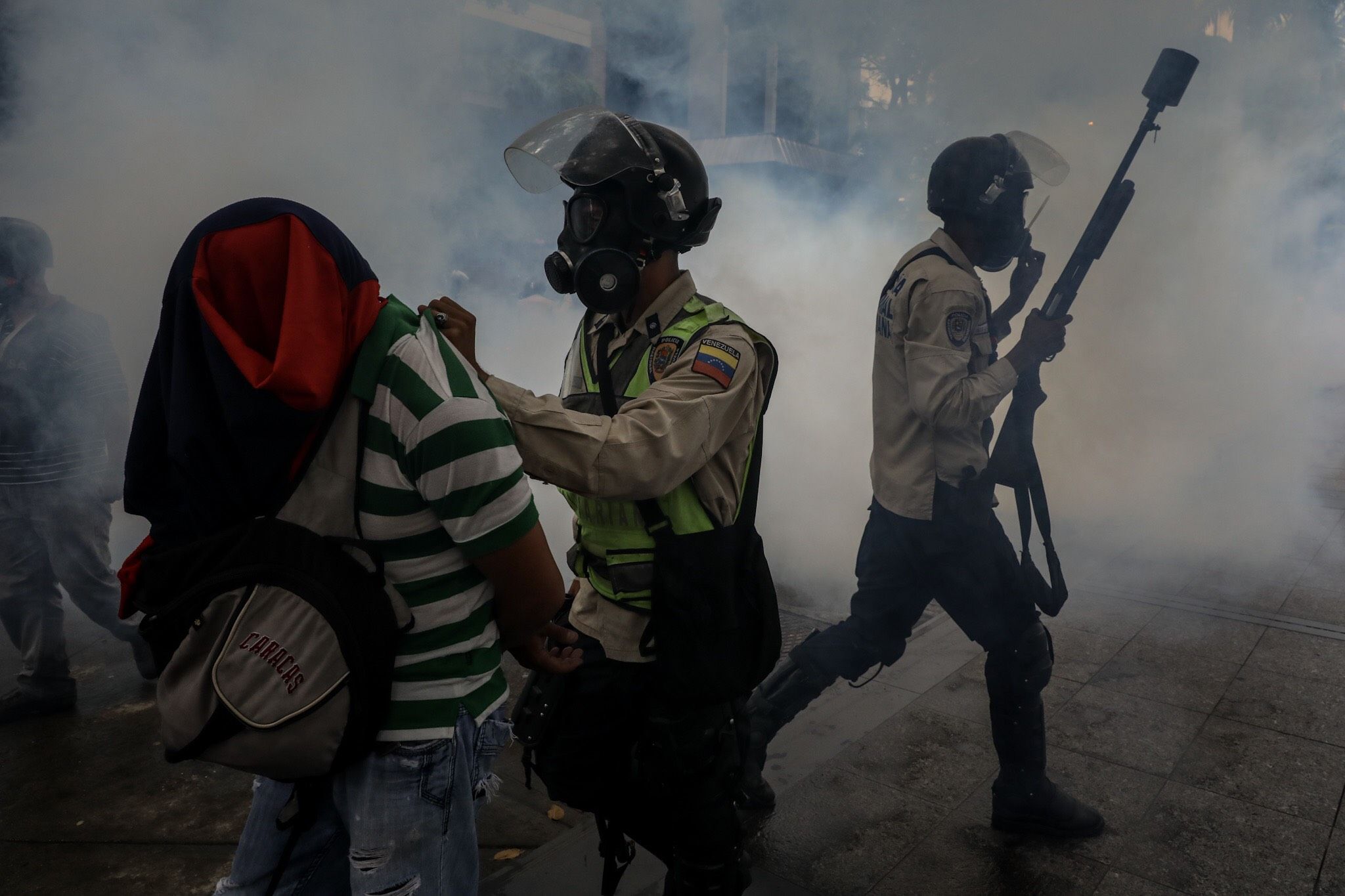 Fiscalía venezolana imputa a ex jefe militar por violar derechos humanos