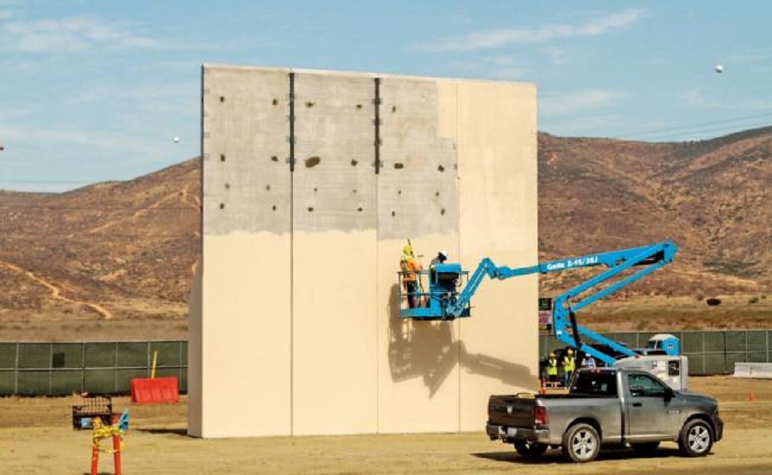 El muro de Trump toma forma; están listos cinco prototipos