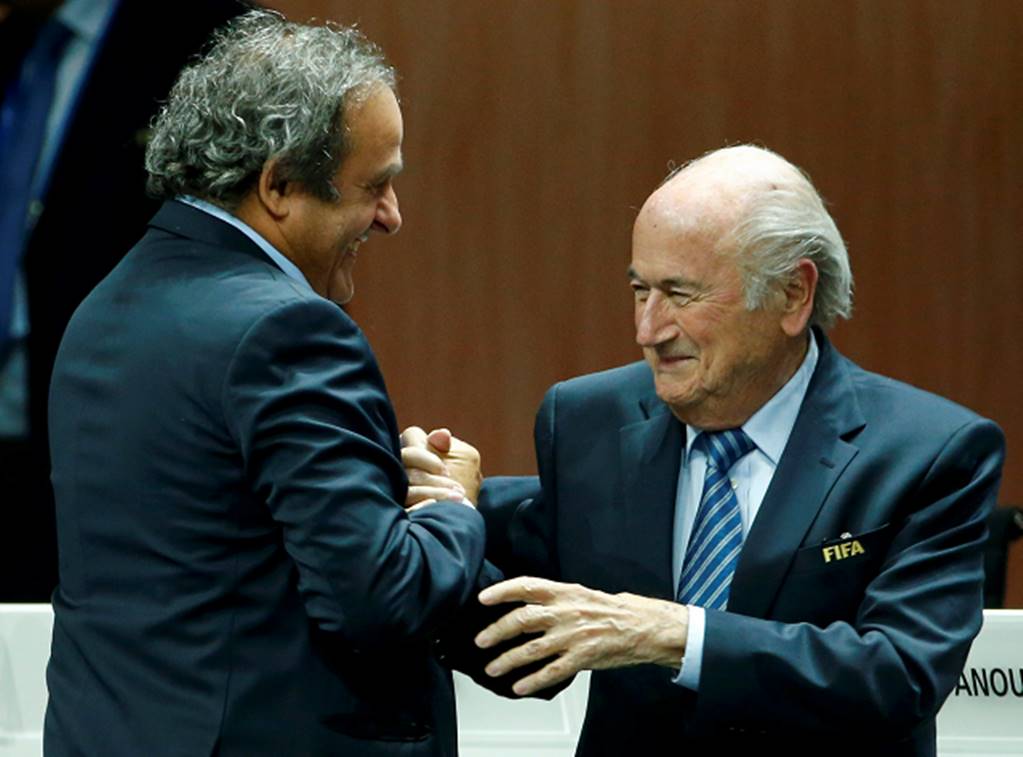 FIFA suspende a Blatter, Platini y Valcke