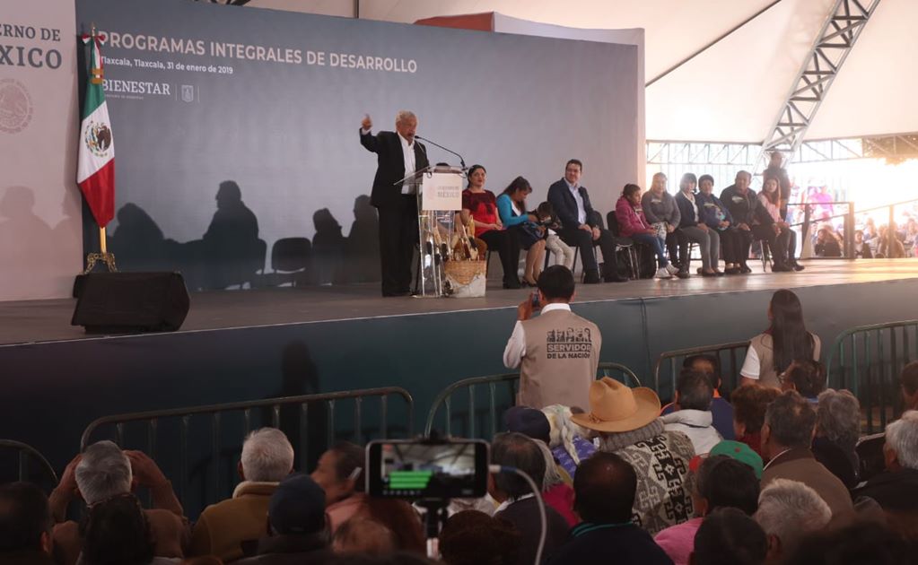 La gira de las rechiflas. Gobernadores enfrentan rechazo durante visita de AMLO en estados